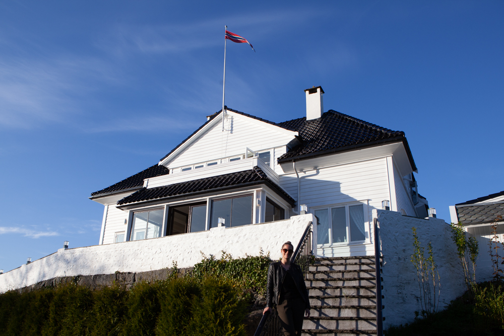 Hovudhuset på den ærverdige Solholmen.
